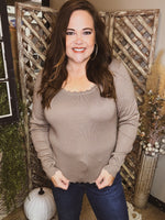Pretty Little Liar Top-CURVY