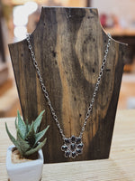 Floral Squash Chain Necklace