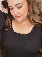 Pretty Little Liar Top-CURVY