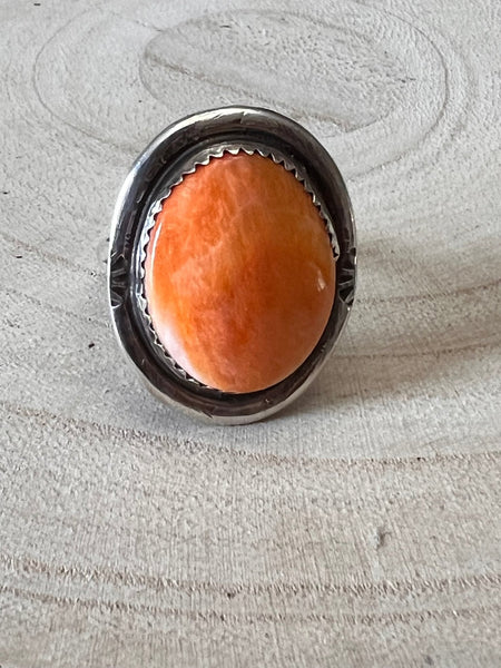 Ernest Hawthorne Spiny Oyster & Sterling Silver Ring - Size 8