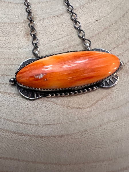 Navajo Handmade Spiny Oyster Necklace by Tia Long - 18 inch