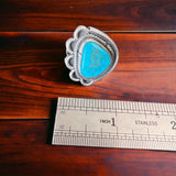 Turquoise ring - gorgeous cabochon and flower base style - Size 7
