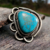 Turquoise ring - gorgeous cabochon and flower base style - Size 7